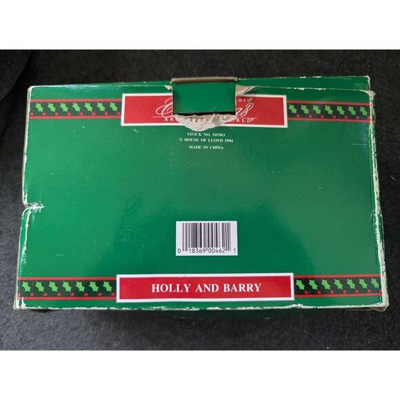 House of Lloyd Holly and Barry Dolls Wood Bench Christmas Around the World - Picture 3 of 7